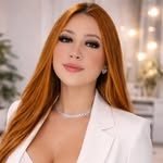 Gabriela, especialista em unhas e cílios