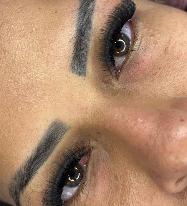 Trabalho de cílios - Gabriela